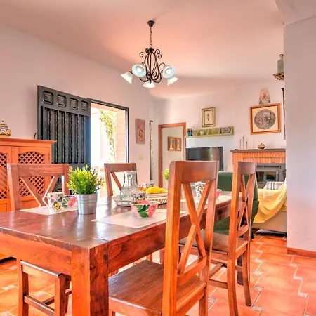 Villa Yellow Plum Torrox