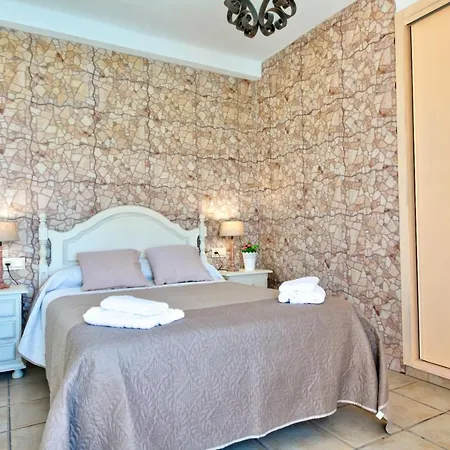 Yellow Plum Villa