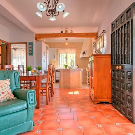Villa Yellow Plum Torrox